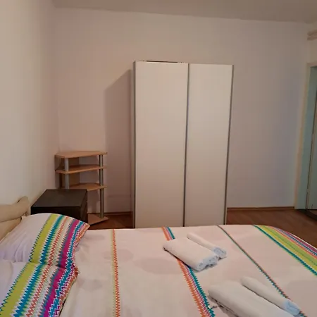 Aya Rejana Apartamento *