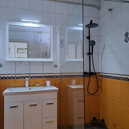 Aya Rejana Apartamento Saraievo