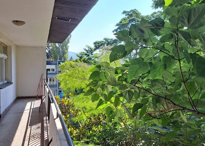 Aya Rejana アパート